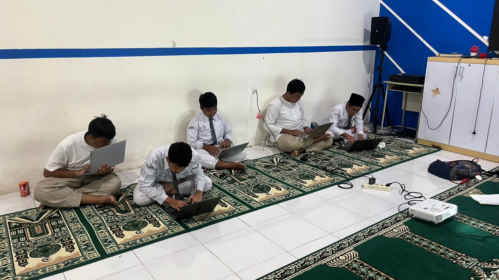 Kelas Coding SMAIT AlBiruni Makassar